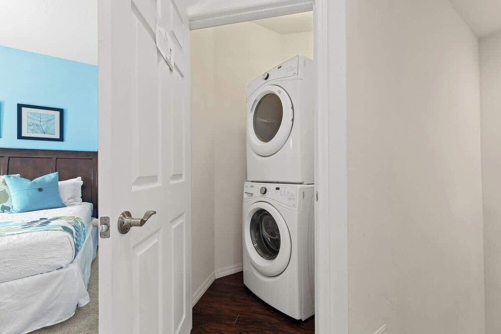 Kissimmee 4BR Townhouse: Perfect for Families!