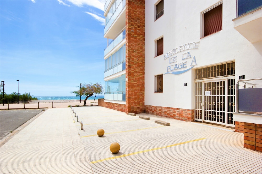 Apartment in Roses by Sta Margarita Beach