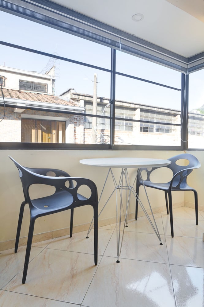 Hotel Brown Stone Apartments - Image 1