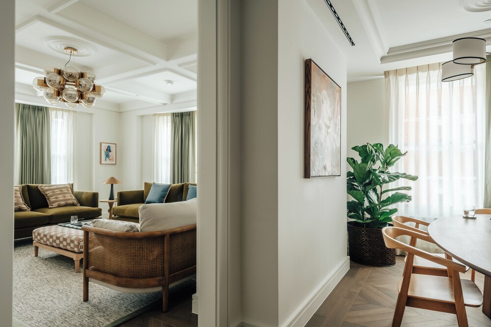 Claridge House by SLO