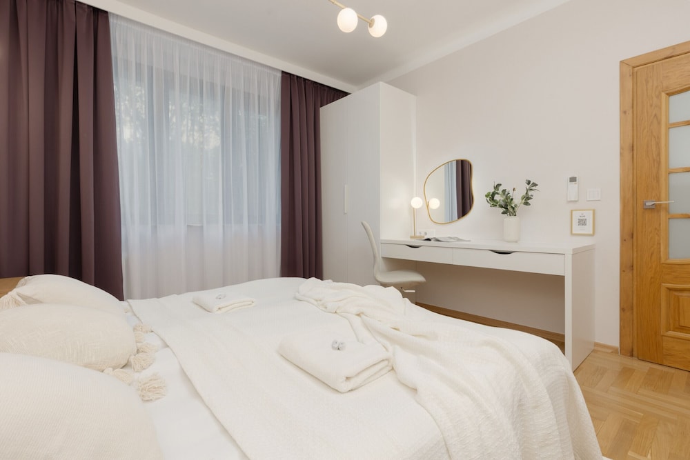 Kasprzaka Near Metro Station by Renters view 2