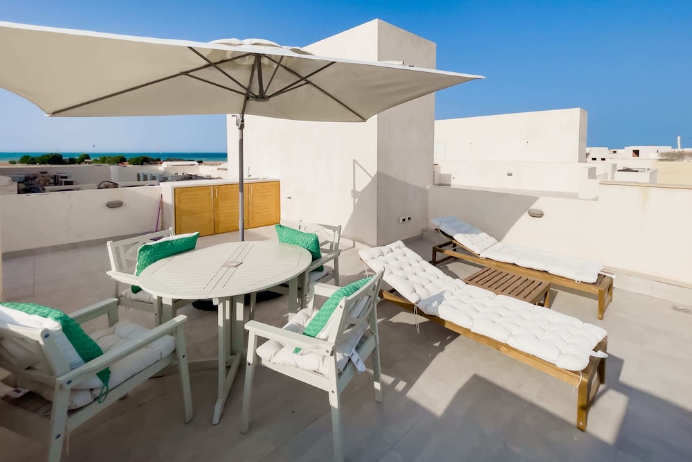 Xuru Stays I Sparky & Summery 2 BDR @ Mangroovy Free Beach & Pool Access