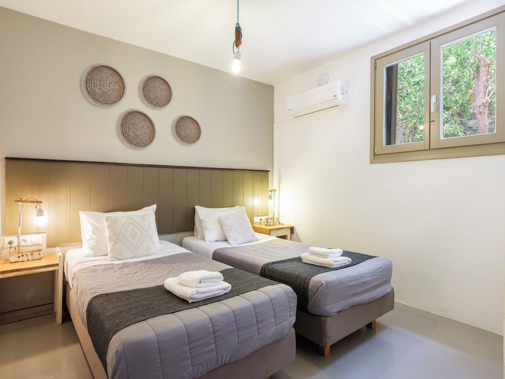 Mykonist Merchia Beach Villas & Suites
