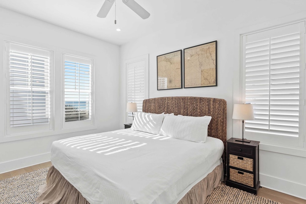 Grayt Digs by Avantstay Next to Beach, Oceanview