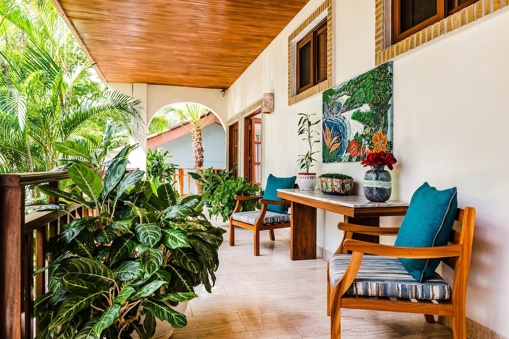 Luxury Beachfront 5 Bedroom Villa on Famous Beach
