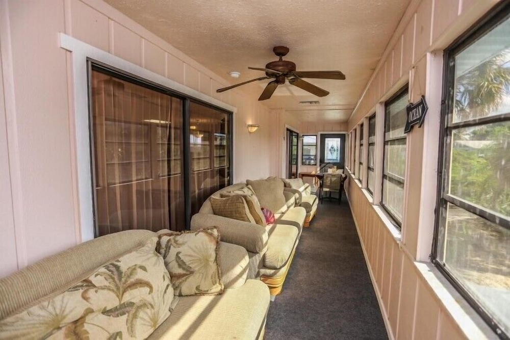 191 Anchorage Villa D view 2