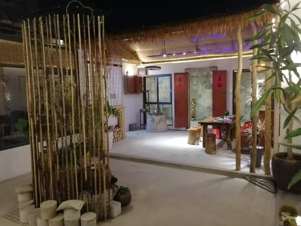 Serenity Courtyard Hotel
