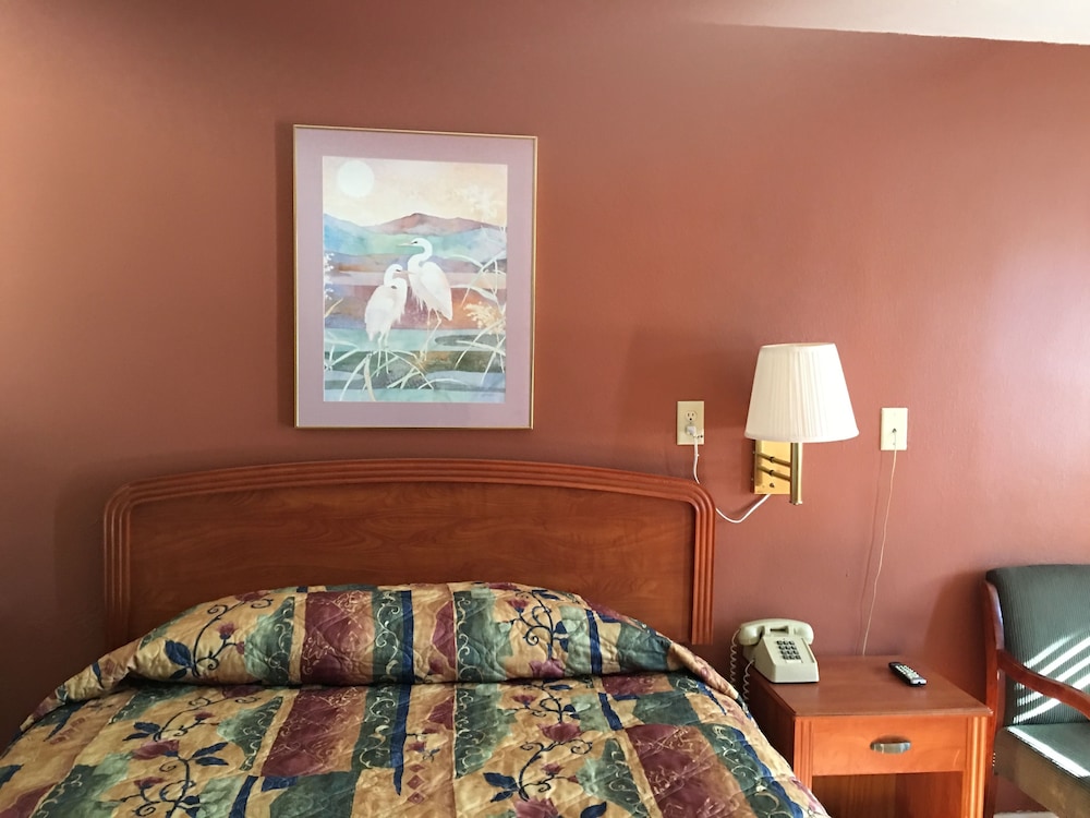 Jefferson City Vacations - Budget Inn - Property Image 7