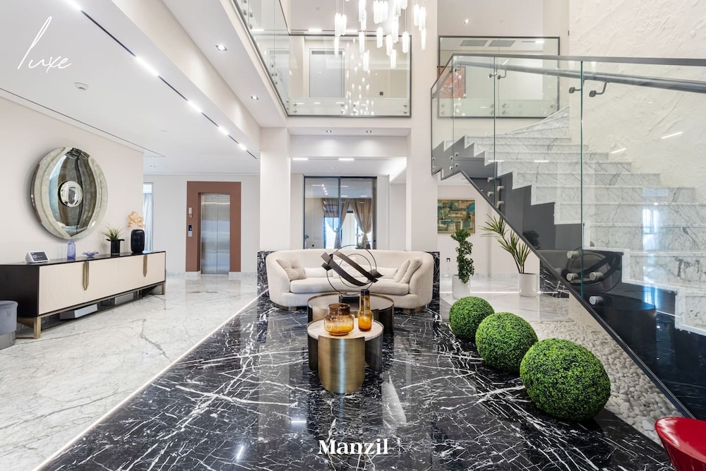 Luxury Sky Villa w Private Pool Sea View in Palm
