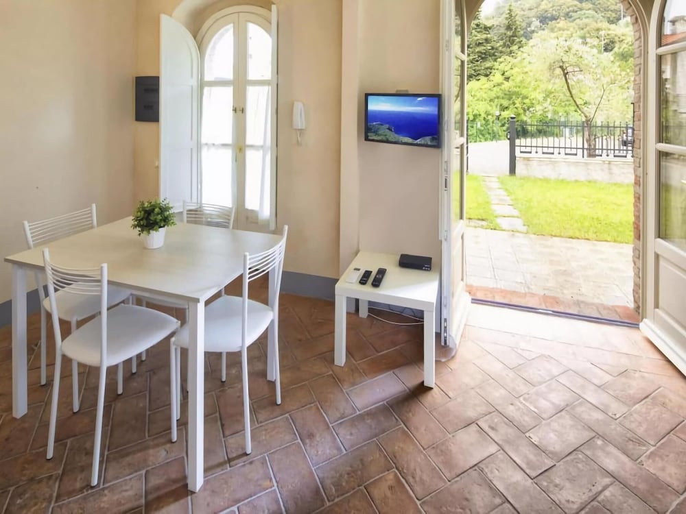 Lovely Holiday Flat With Shared Pool in Lerici photo 4