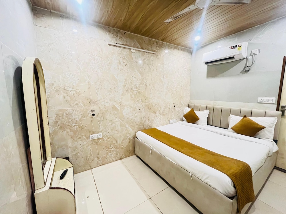 Roomshala Hotel Golden Residency
