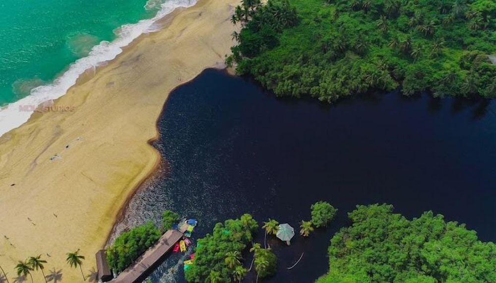 La Campagne Tropicana Beach Resort