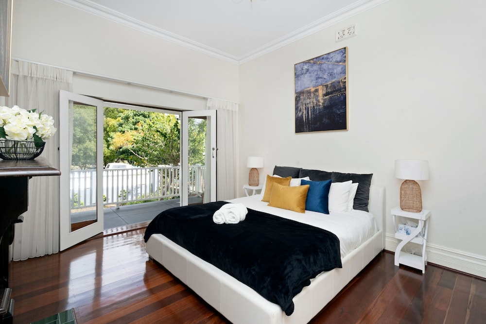 Hyde Seek Parkside Family Stay