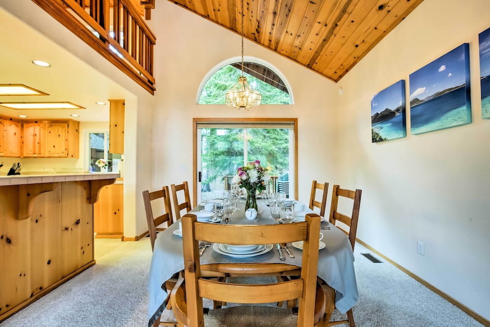 Lake Tahoe Vacations - Tahoe Donner Cabin: Deck, Trail Access, EV Charger - Property Image 10