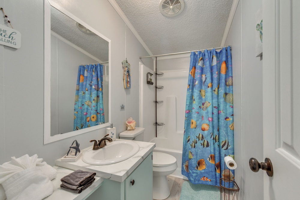 PCB Family Home w/ Sunroom, 1 Mi to Shore!