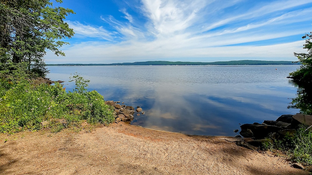 Lakepoint Cottage Resort