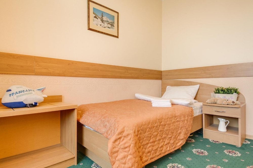 41 Orekhovo 3 Bedroom Apartment near Tsaritsyno Park