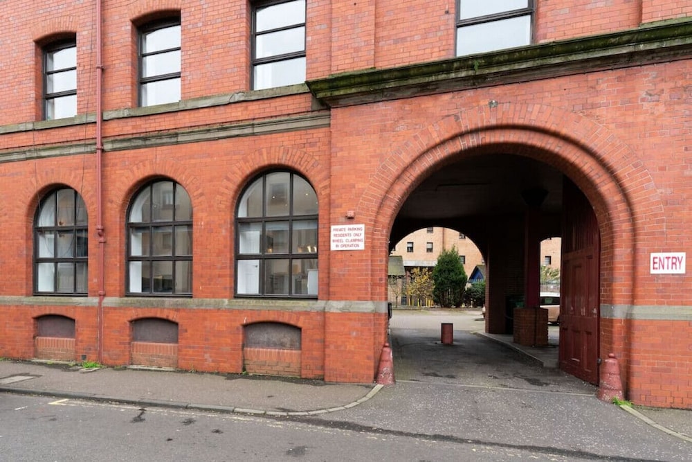 Bissets Bond - Converted Warehouse view 2