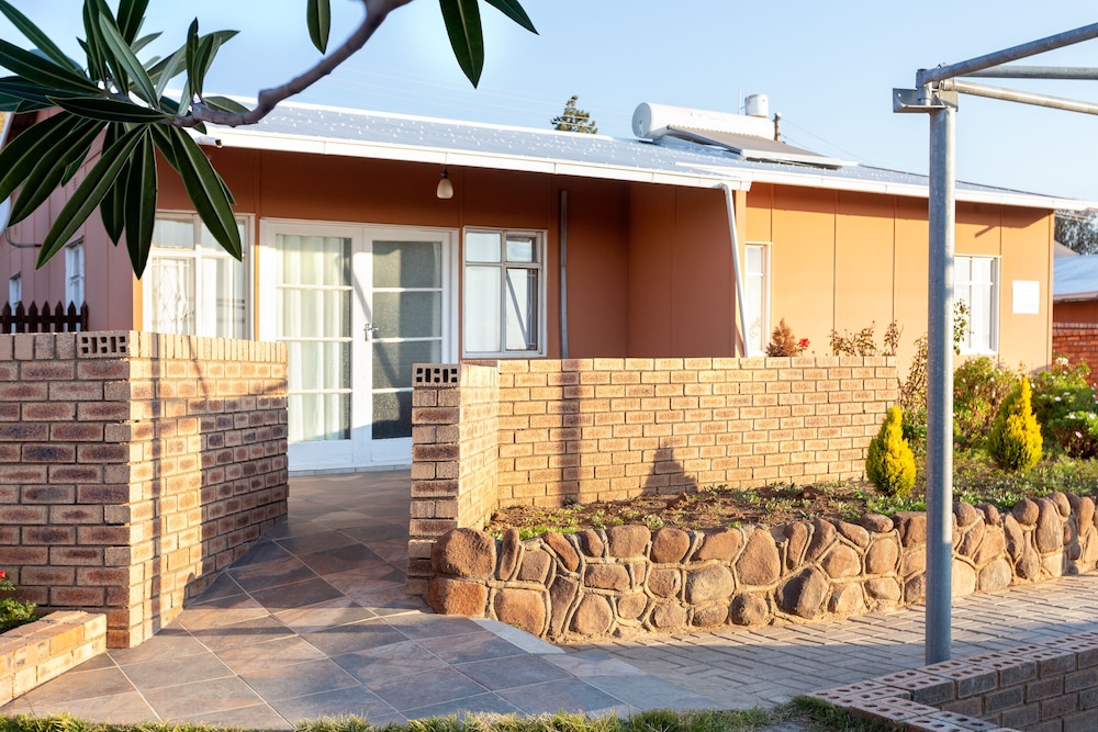 Gariep Dam SunRose Group of Guest Houses