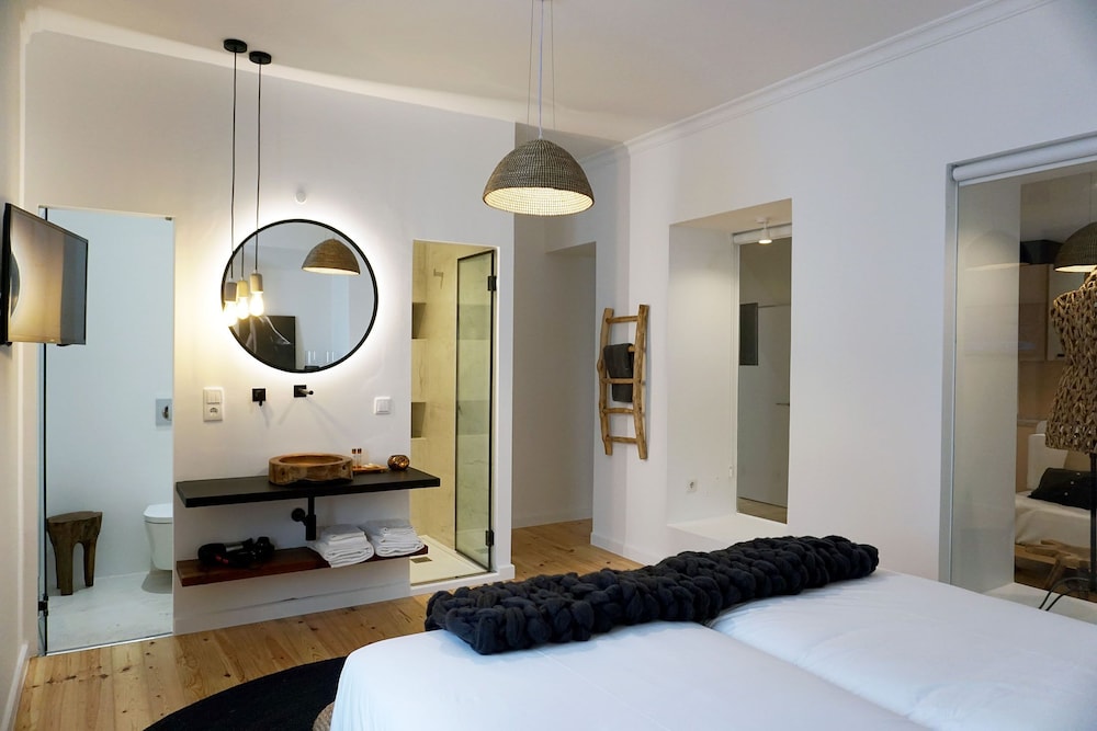Sonel Investe Anjos Boutique Apartments