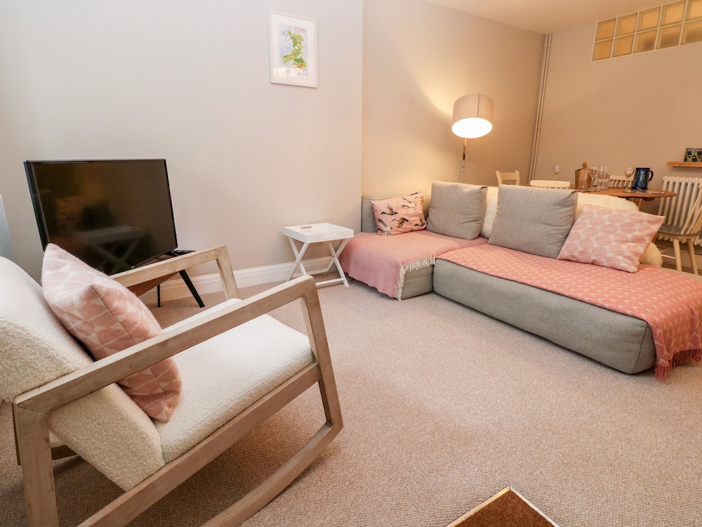 Flat 1, Belmont