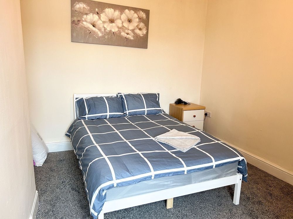 Lovely 2-bed Apartment in Birmingham view 5