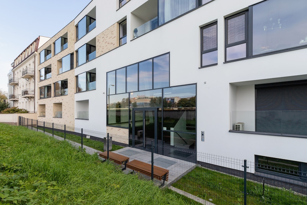 Riva Verona by Renters Prestige view 2