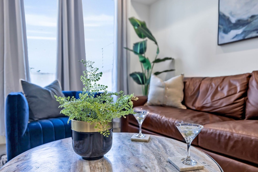 Euphony-designer Furnishings-5 Mins to Broadway
