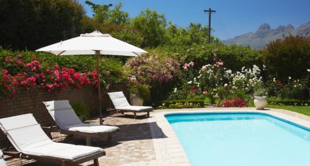 Acara Guest Cottages