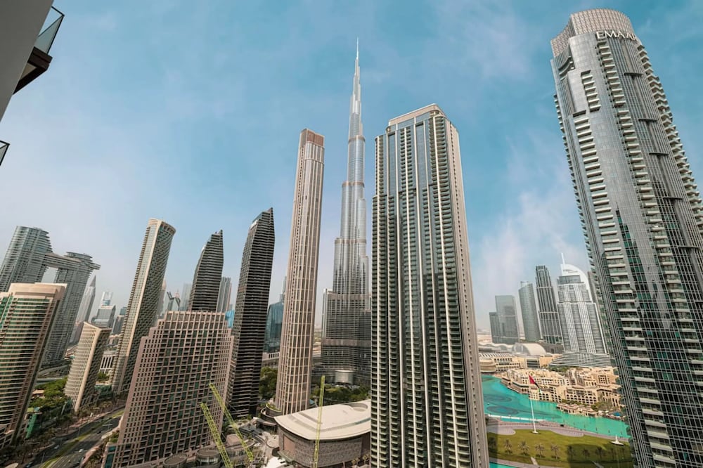 Burj Crown Lux Apartment by Dubai Mall