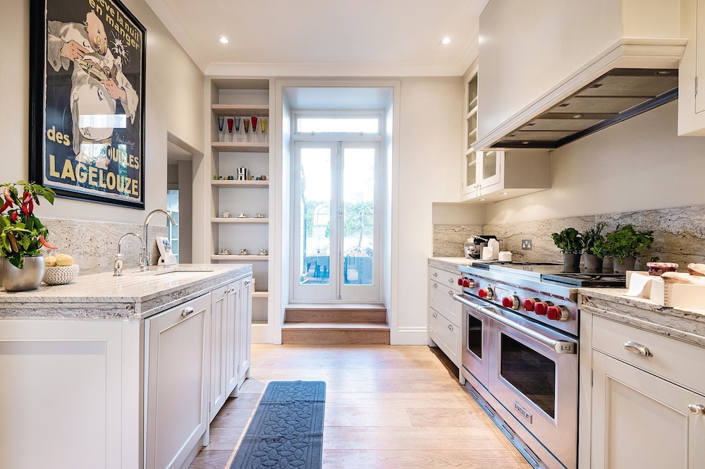 The Notting Hill Townhouse - by Out of Office Lifestyle