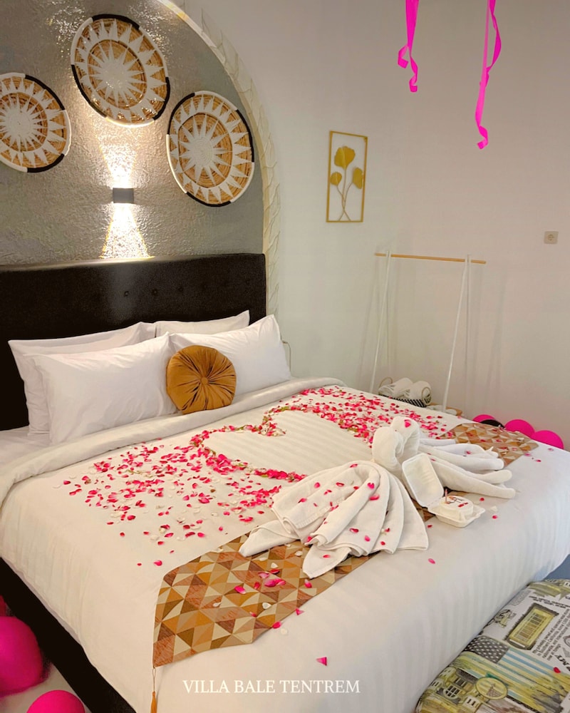 Villa Bale Tentrem Pamungkas