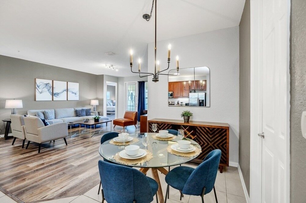 Vista Cay Magic 3 Bedroom Condo by RedAwning