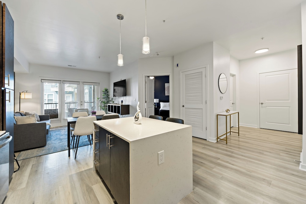 ROVE LIVING/KB - Midtown205