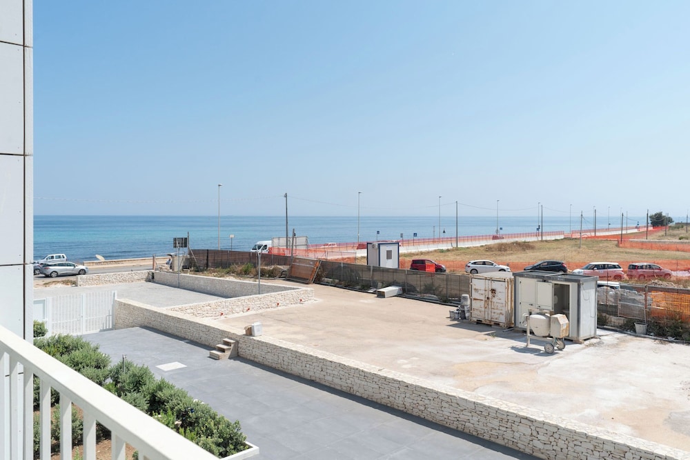 Lolita's Beachfront Loft