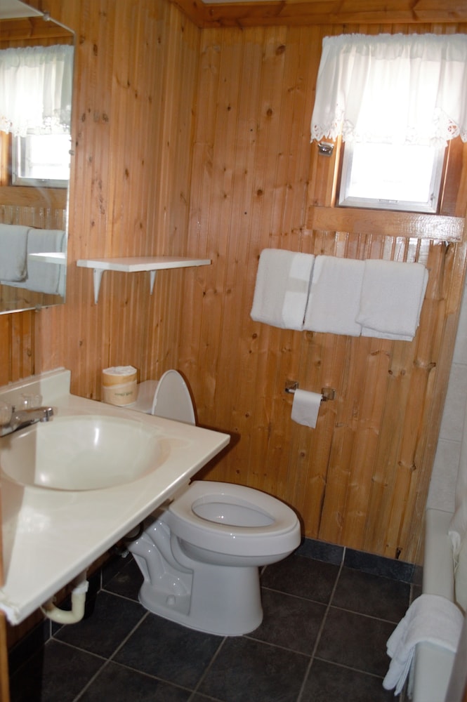 La Crosse Vacations - Green Acre Motel - Property Image 1