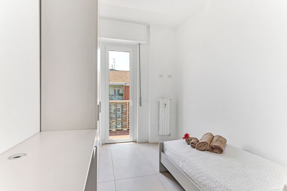 Alessia's Flat - Caroli