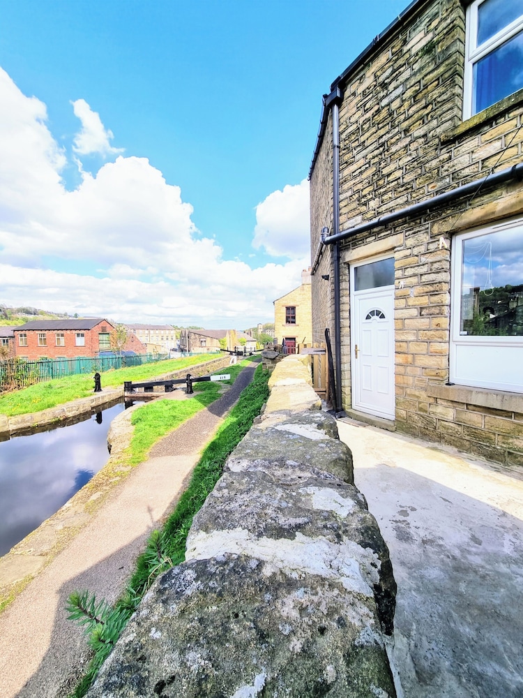 Cozy Sleep 5 Hudds Base -work/travel, Free Parking