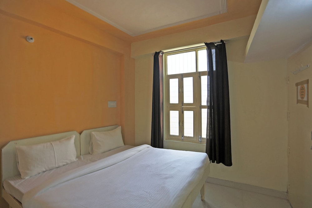 SPOT ON 48911 Sukhrali Residency - Property Image 2