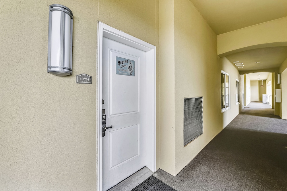 Grand Panama Beach Resort by Book That Condo