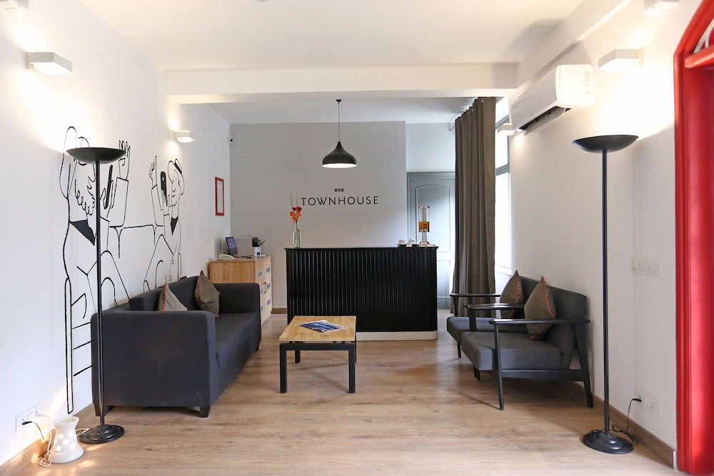 OYO Townhouse 020 Huda Metro South City 1