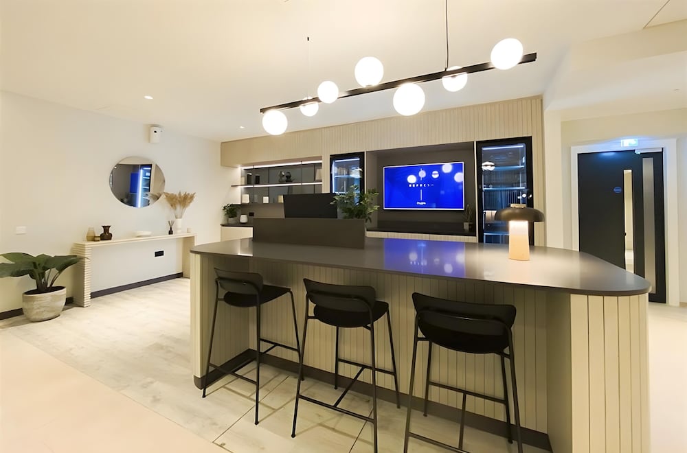 Luxury Spa Apartment Manchester City Centre view 5