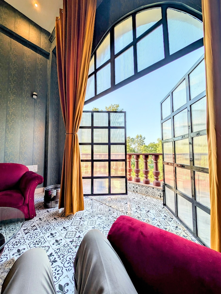 Qila Hotel