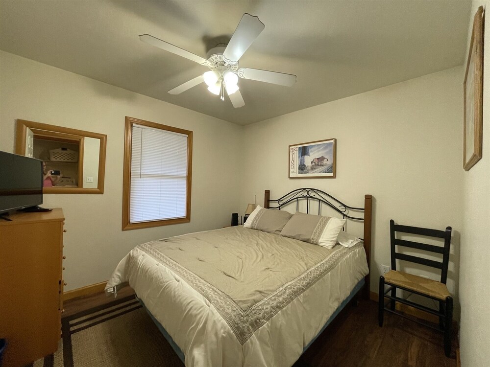 Swinkels 3 Bedroom Cottage by RedAwning view 5