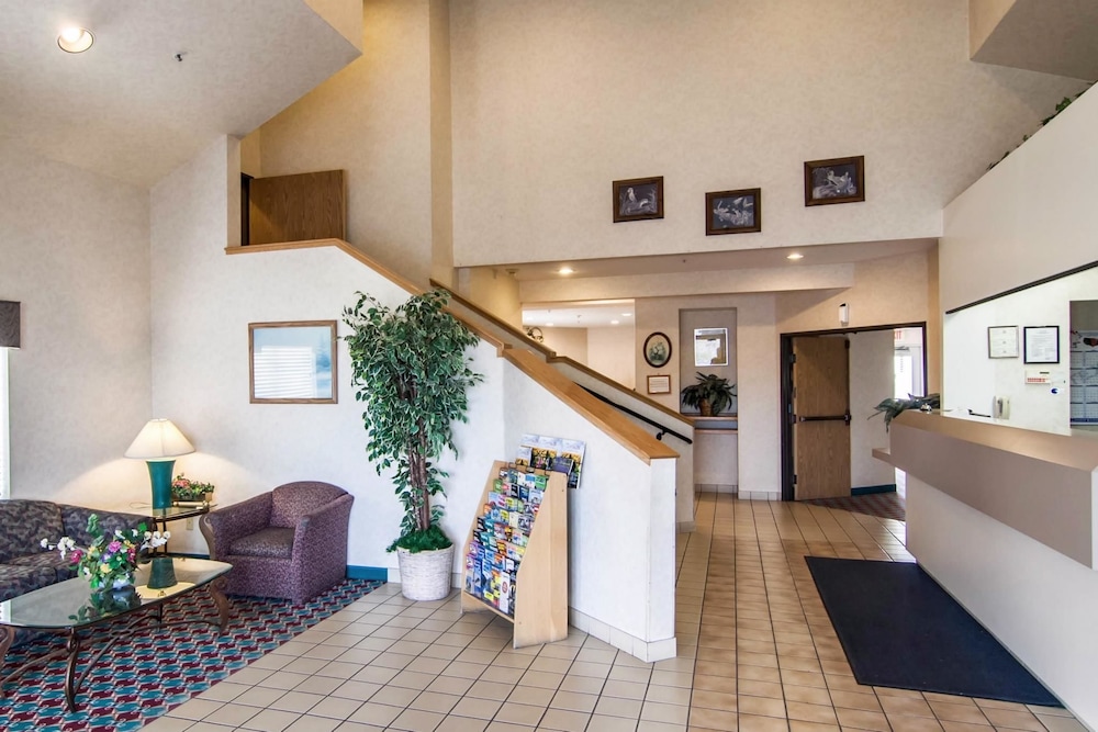 Albany Vacations - Rodeway Inn Salem - Property Image 5