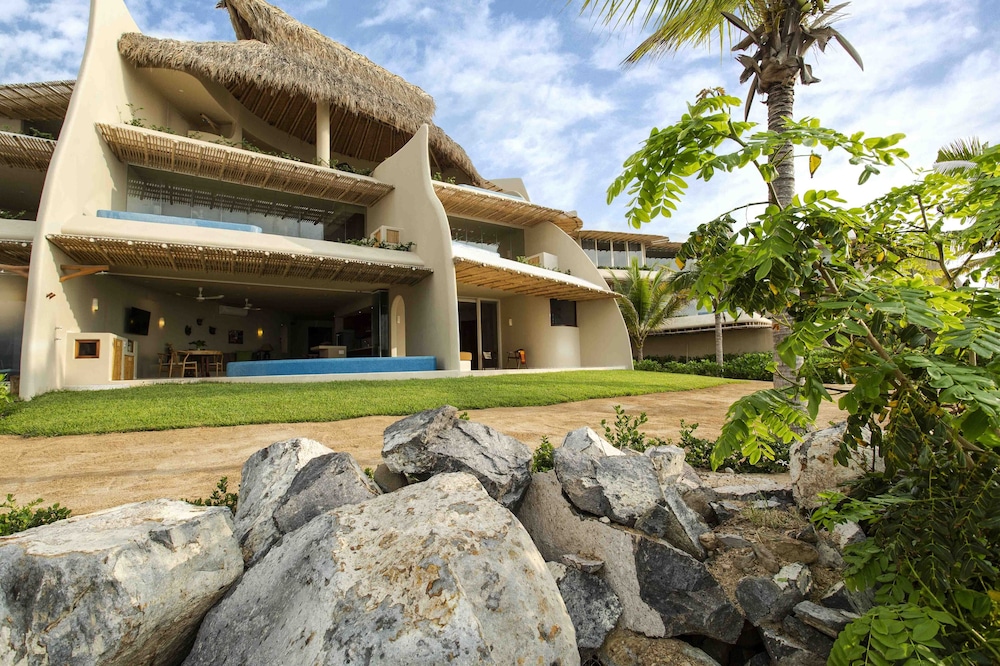 Punta Majahua Condos