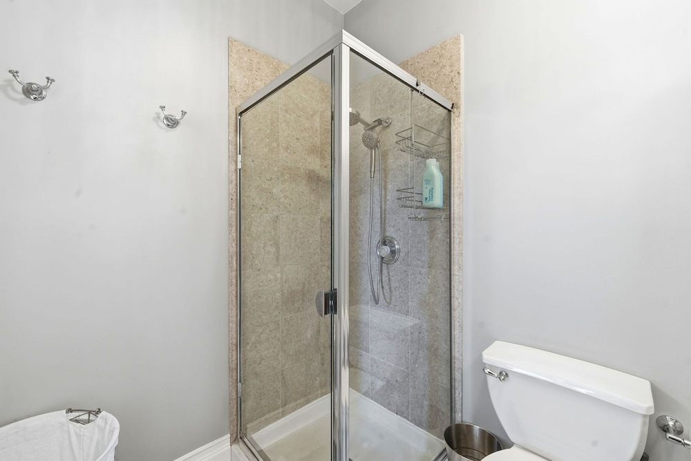 Modern 4-bedroom Townhouse in River West