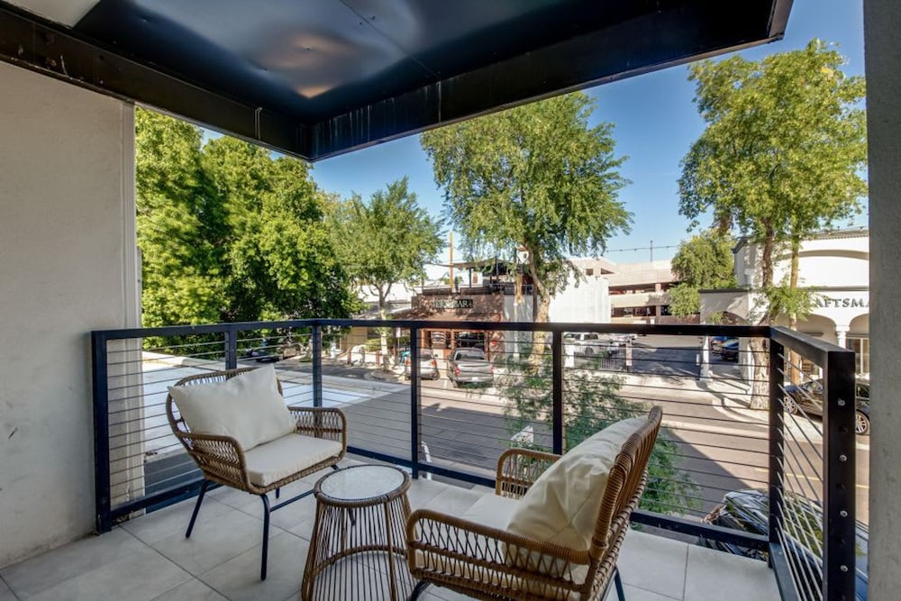 LUX Downtown Studio Balcony Gym Old Town