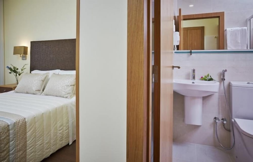 Welcome In - Suites & Hostel