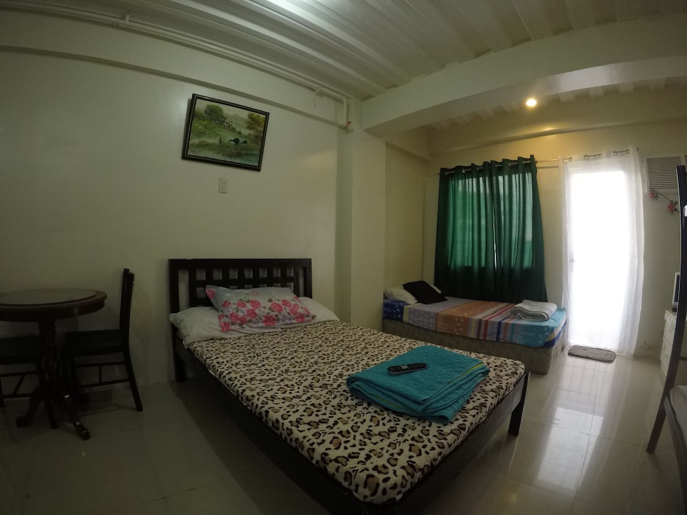 Parañaque Airport Hometel view 3